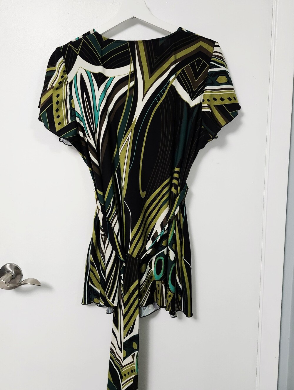 Penningtons Green Geometric Print Twist-Front Top size X - Picture 10 of 11